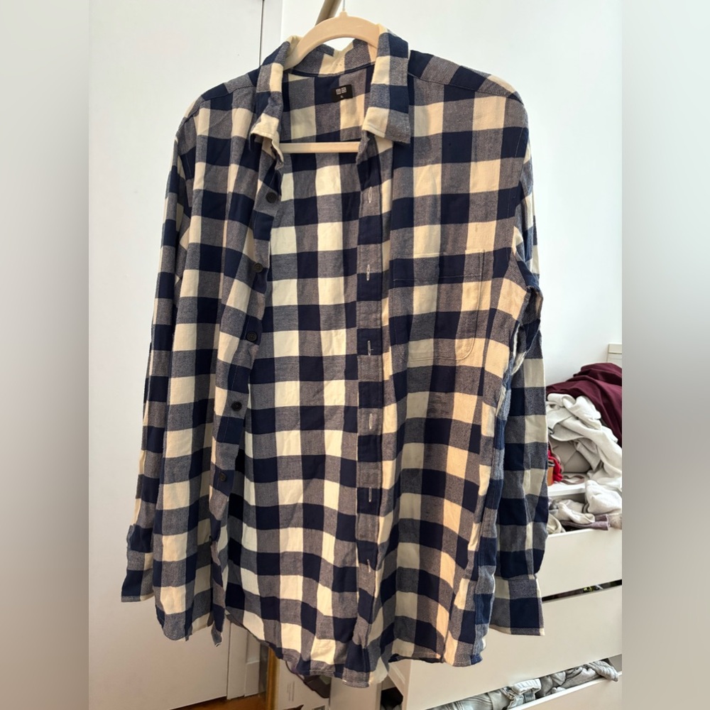 Navy and white checkered flannel shirt #flannel